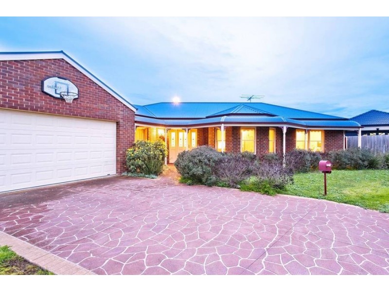 11 Keith Place, Hamlyn Heights VIC 3215