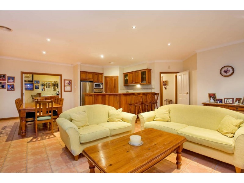 11 Keith Place, Hamlyn Heights VIC 3215