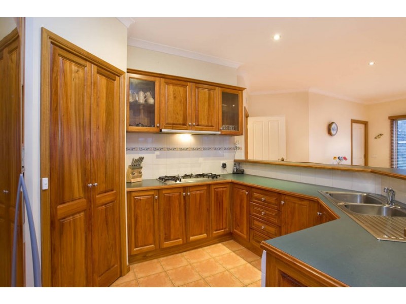 11 Keith Place, Hamlyn Heights VIC 3215