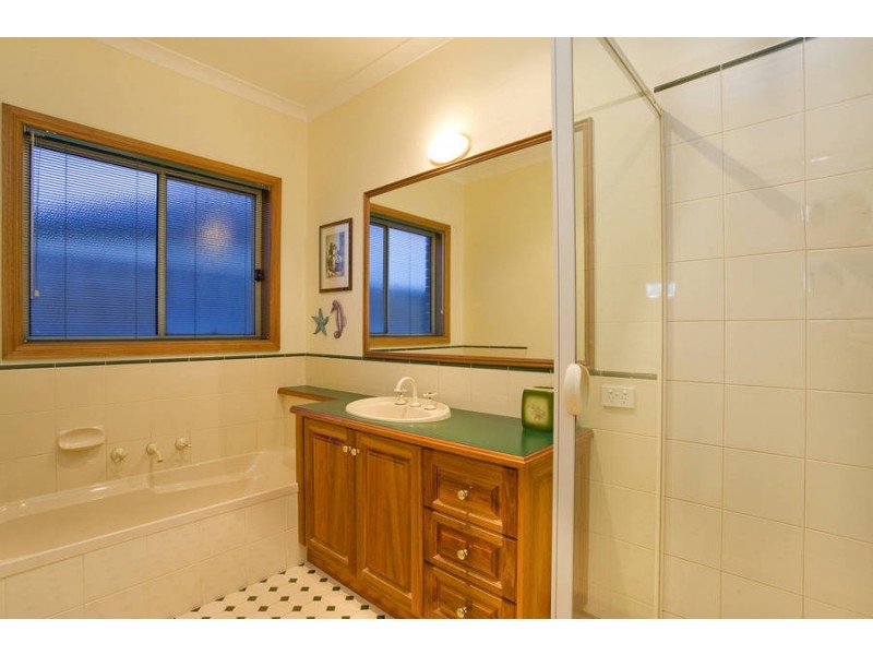 11 Keith Place, Hamlyn Heights VIC 3215