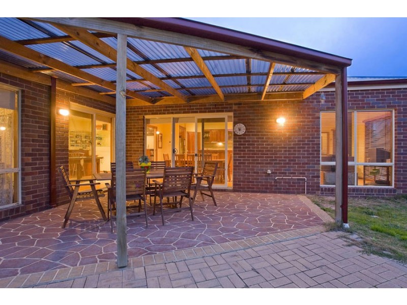 11 Keith Place, Hamlyn Heights VIC 3215