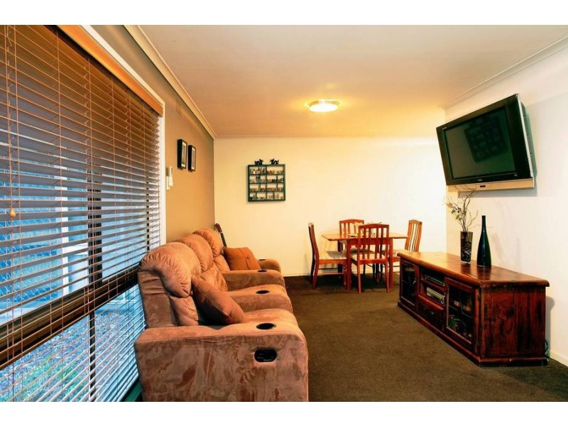 3/2 Everett Close, Herne Hill VIC 3218