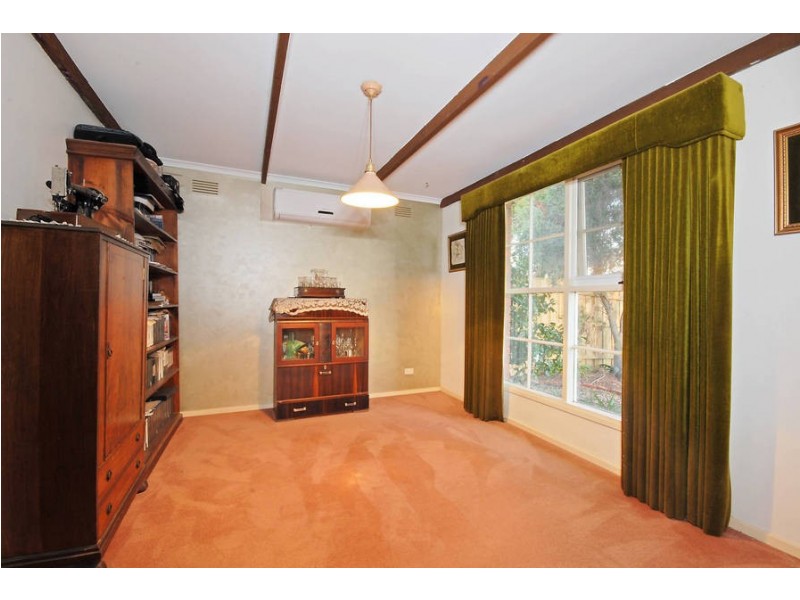 24 Ellstone Ave, St Albans Park VIC 3219