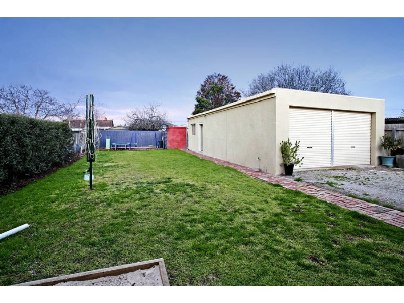 9 Poplar Street, Newcomb VIC 3219