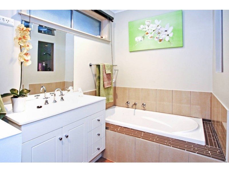 20 Veronica Avenue, Newcomb VIC 3219