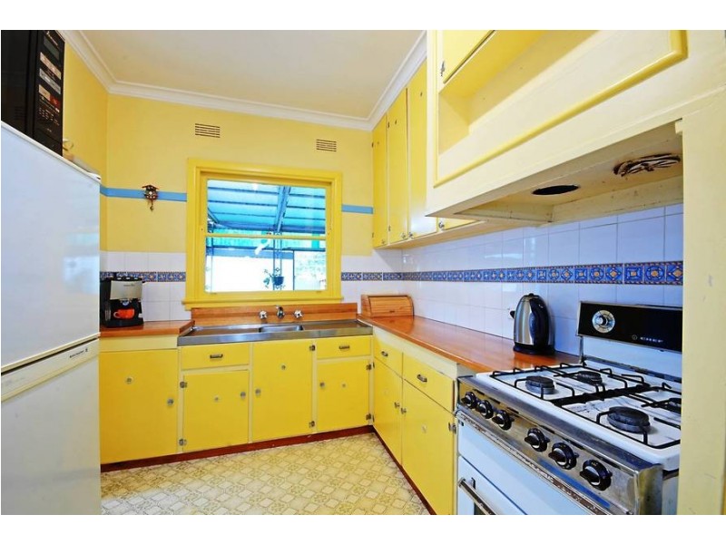 11 Bellarine Hwy, Newcomb VIC 3219