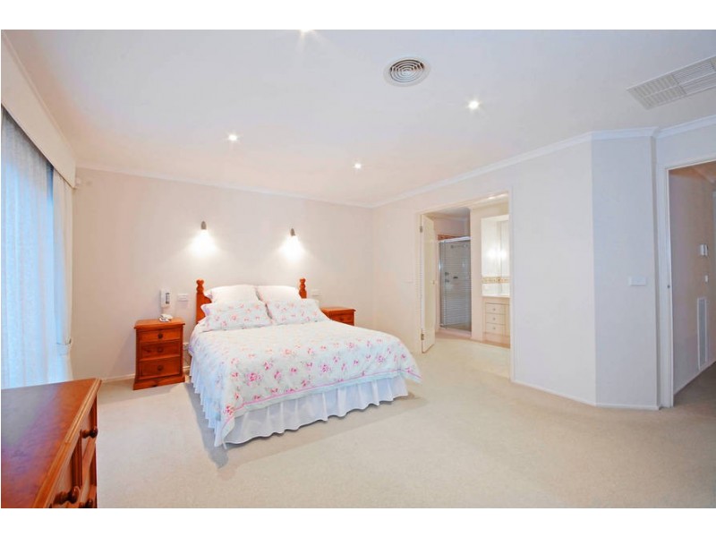 8 Mackie Close, Hamlyn Heights VIC 3215