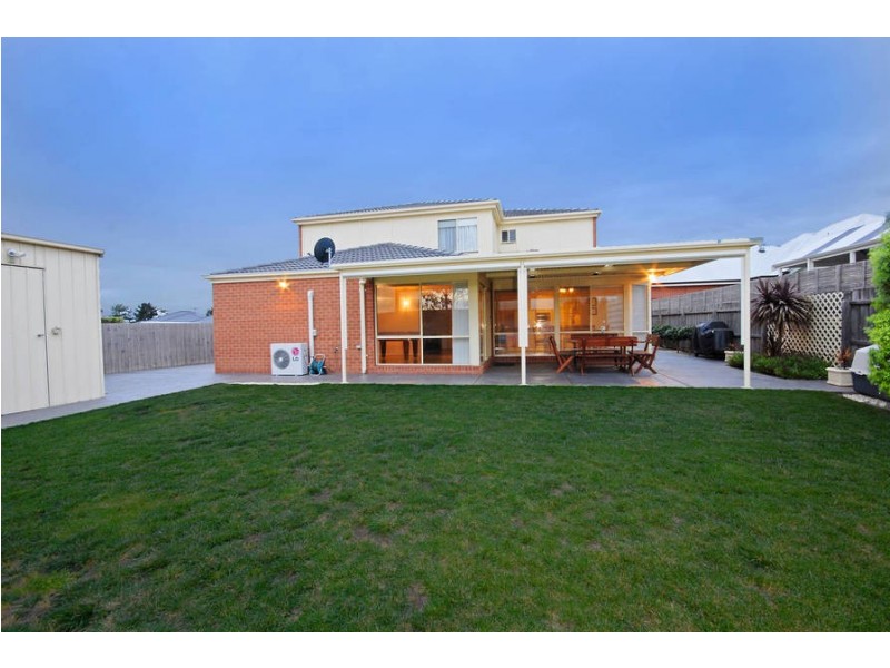 8 Mackie Close, Hamlyn Heights VIC 3215