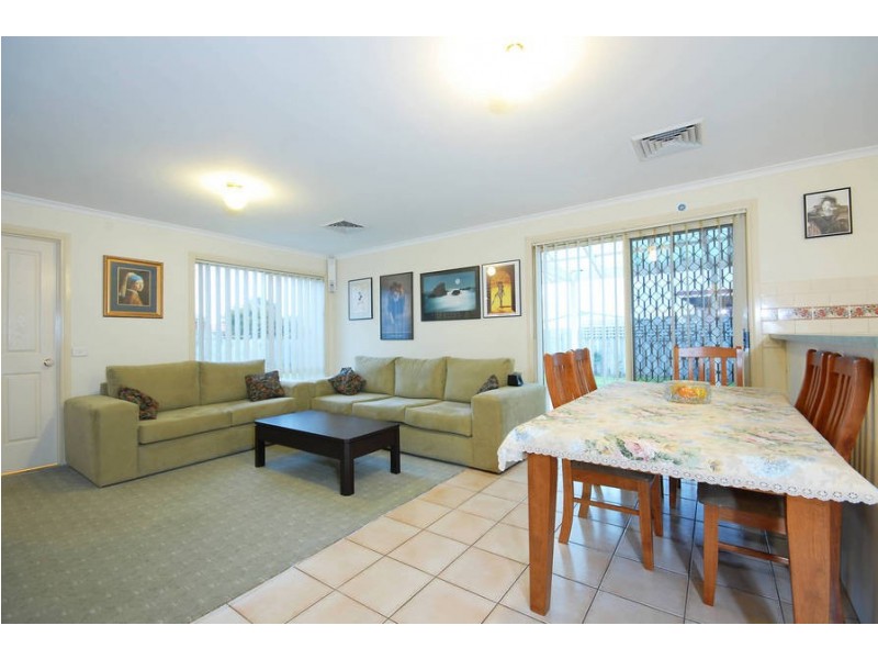 27 Homestead Drv, St Albans Park VIC 3219