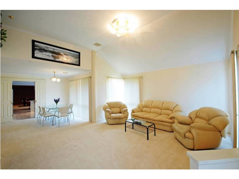 12 Dorr Crt, Belmont VIC 3216