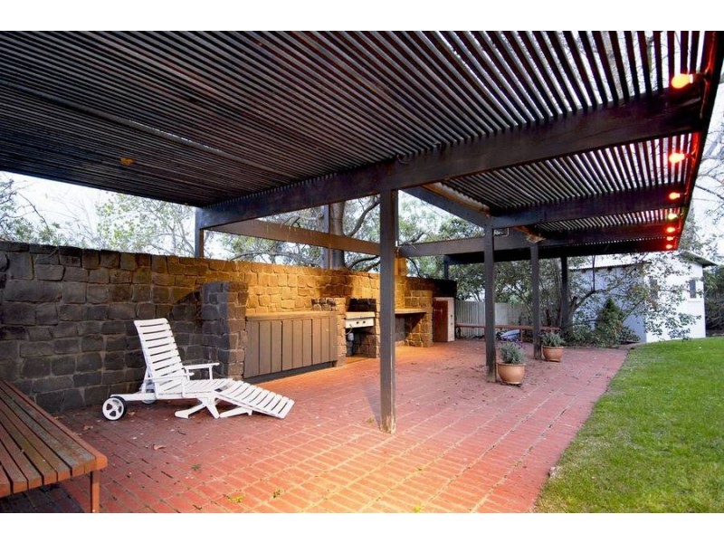 3 Bruthen Road, Highton VIC 3216