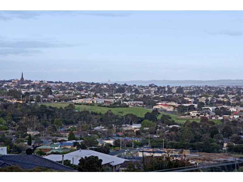 92 Reigate Road, Highton VIC 3216