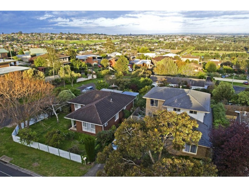 90 Reigate Road, Highton VIC 3216