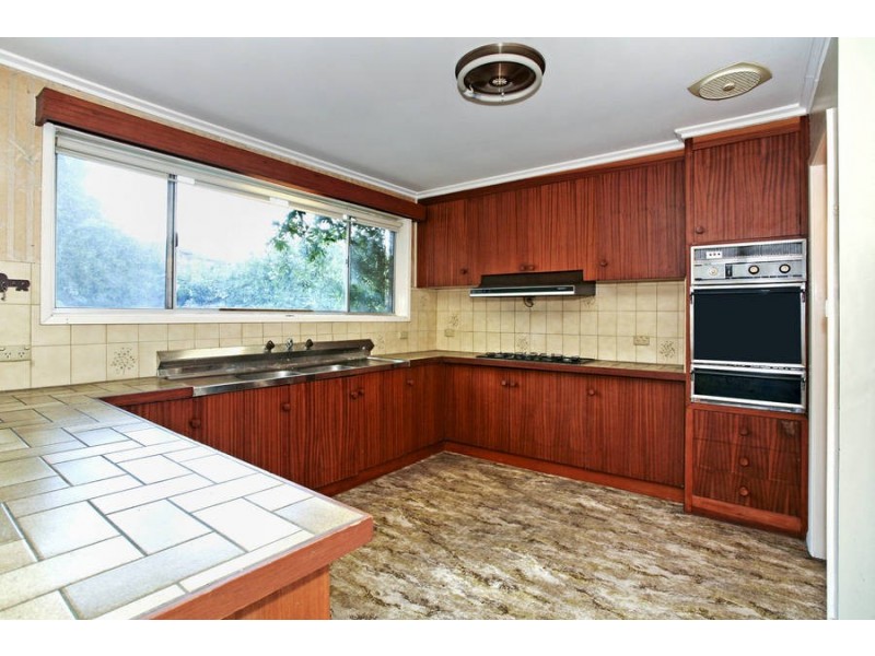 90 Reigate Road, Highton VIC 3216