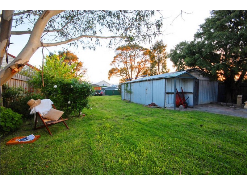 20 St Albans Road, East Geelong VIC 3219