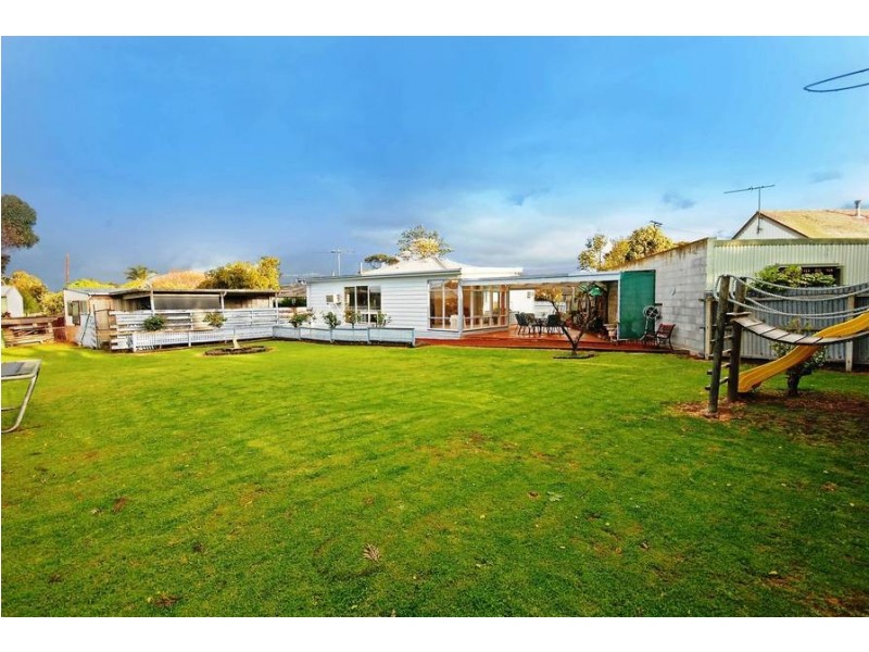 3 Charlotte Avenue, Newcomb VIC 3219