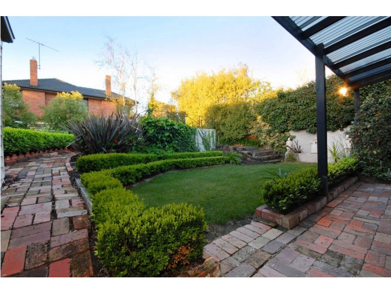 84 Noble Street, Newtown VIC 3220