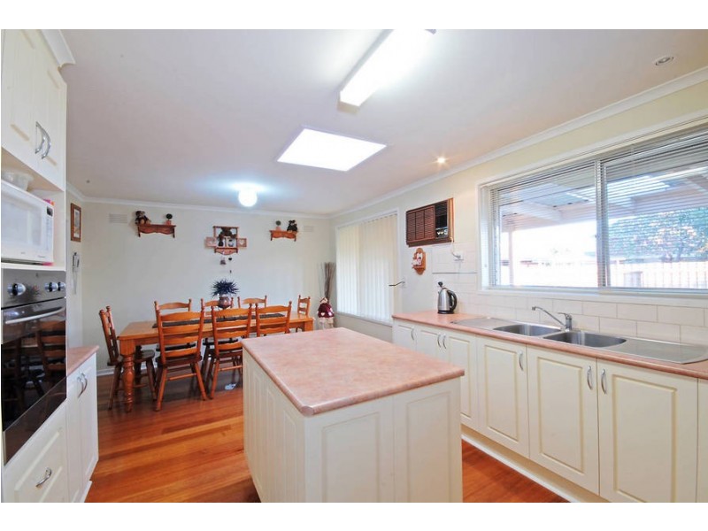 3 Amaroo Crt, Bell Park VIC 3215