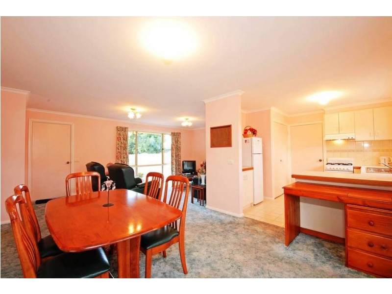 2/32 Winter Street, Belmont VIC 3216