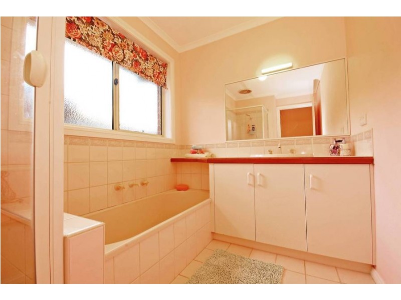 2/32 Winter Street, Belmont VIC 3216
