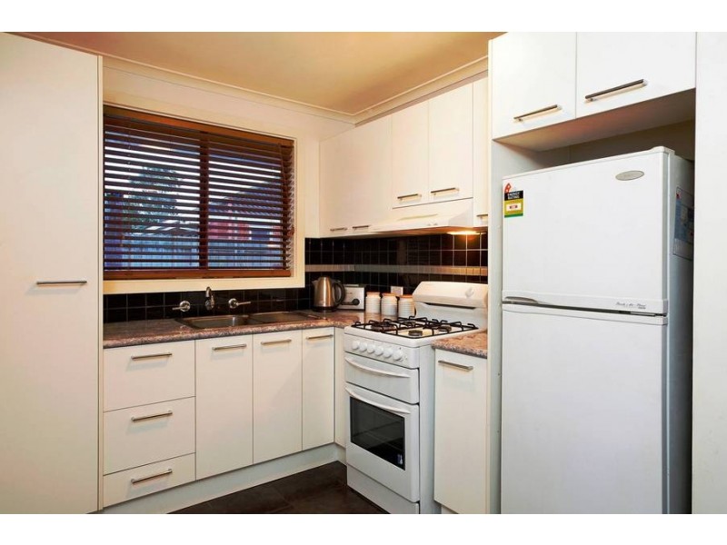 3/2 Everett Close, Herne Hill VIC 3218