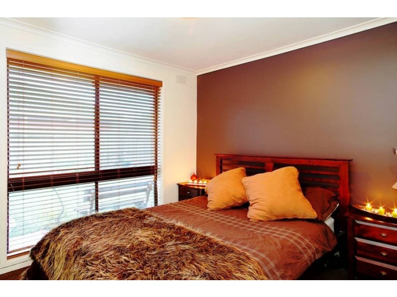 3/2 Everett Close, Herne Hill VIC 3218