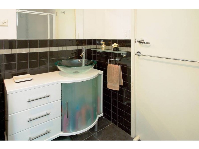 3/2 Everett Close, Herne Hill VIC 3218