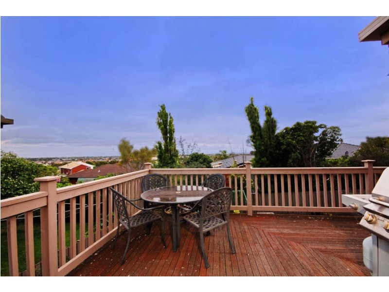 32 Darcy Crescent, Bell Post Hill VIC 3215