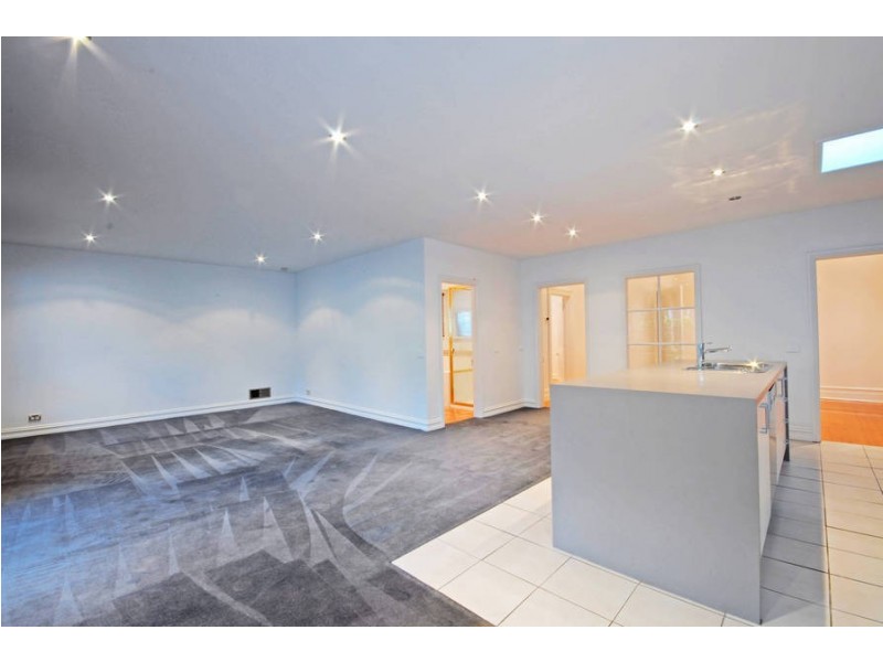 84 Noble Street, Newtown VIC 3220