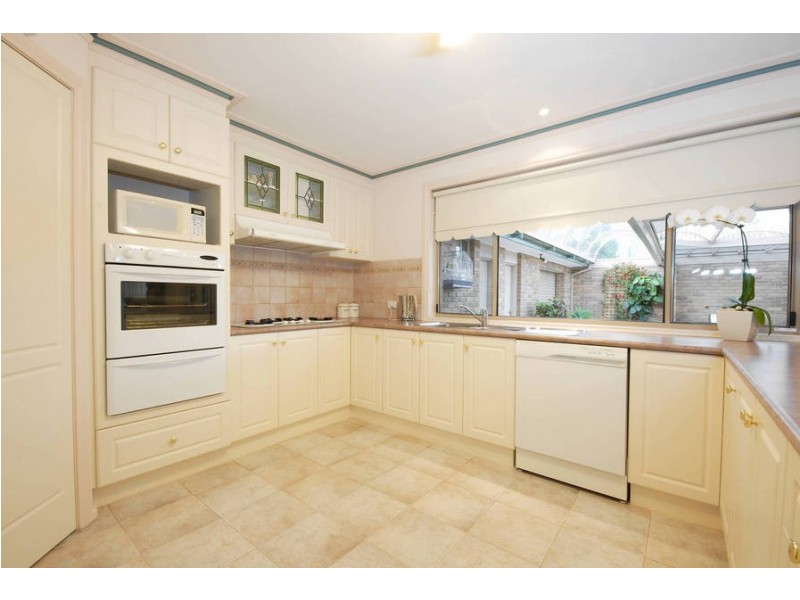 18 Skylark Court, Lara VIC 3212