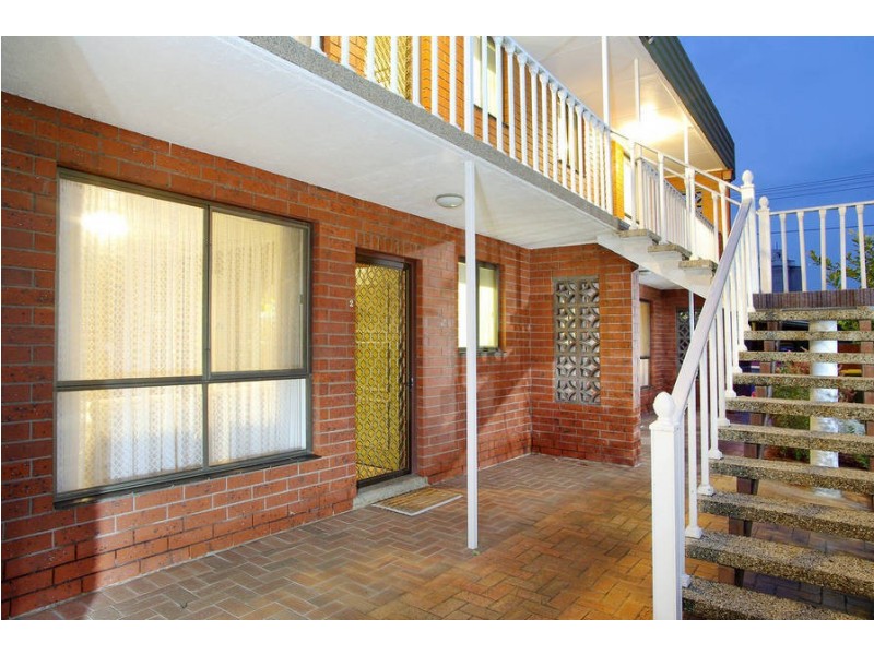 2/8 Heytesbury Street, Herne Hill VIC 3218