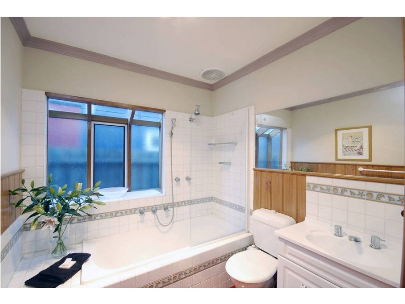 18 Grey Street, East Geelong VIC 3219