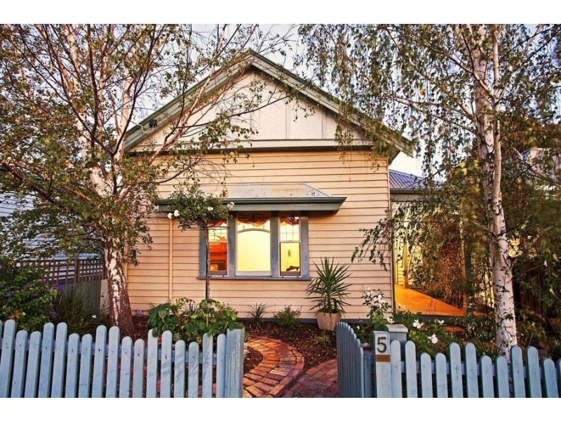5 Connor Street, East Geelong VIC 3219