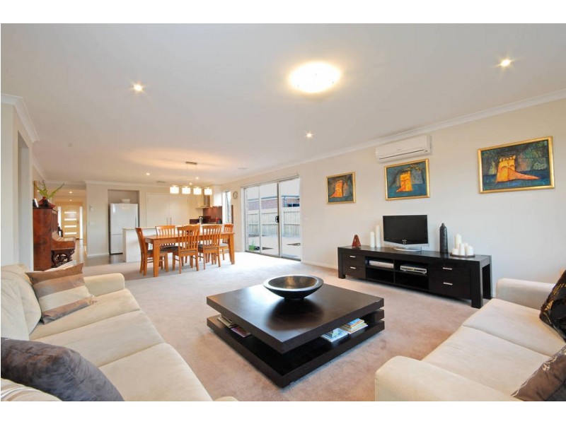 13 Grenache Drive, Waurn Ponds VIC 3216