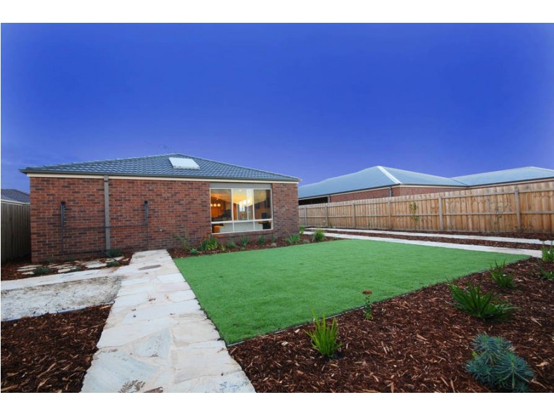 13 Grenache Drive, Waurn Ponds VIC 3216