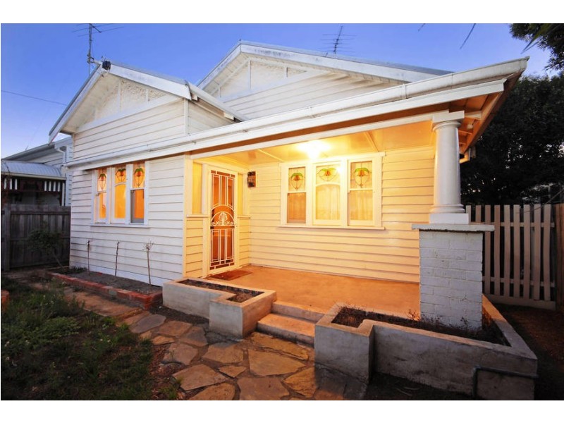 12 Breakwater Road, East Geelong VIC 3219