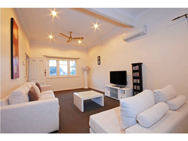 12 Breakwater Road, East Geelong VIC 3219