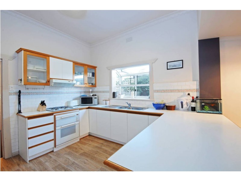 12 Breakwater Road, East Geelong VIC 3219