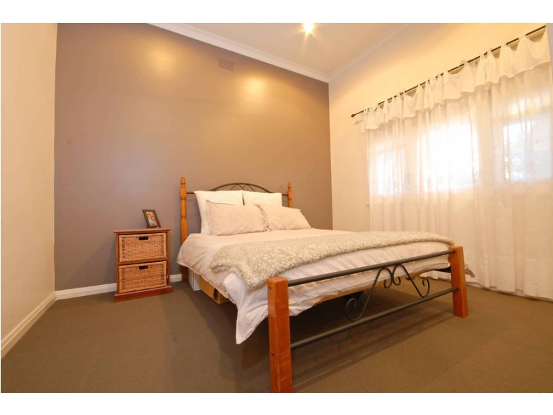 12 Breakwater Road, East Geelong VIC 3219