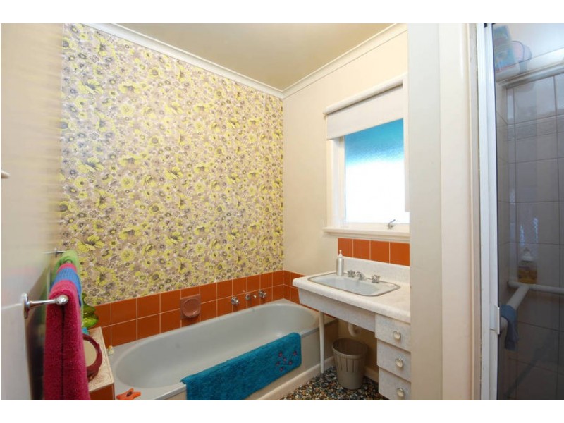 21 Poplar Street, Newcomb VIC 3219