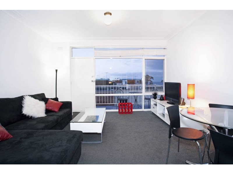 10/17A The Esplanade, Geelong VIC 3220