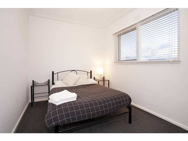 10/17A The Esplanade, Geelong VIC 3220