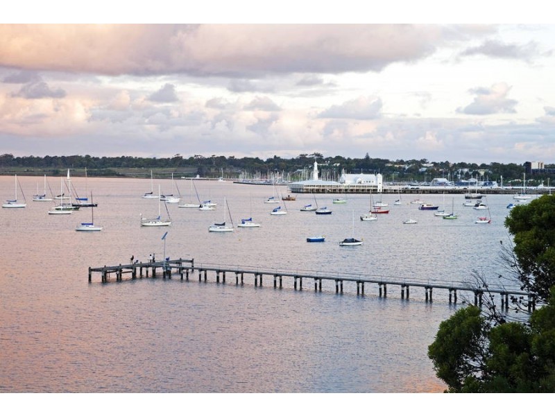 10/17A The Esplanade, Geelong VIC 3220