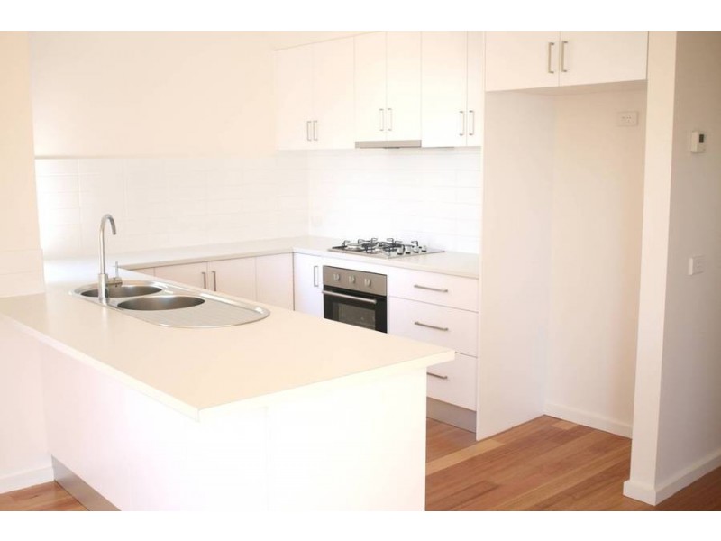 1/8 Eaglemont Crescent, Bell Post Hill VIC 3215