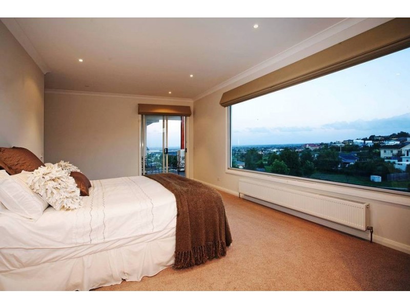 60 Kyeema Avenue, Highton VIC 3216