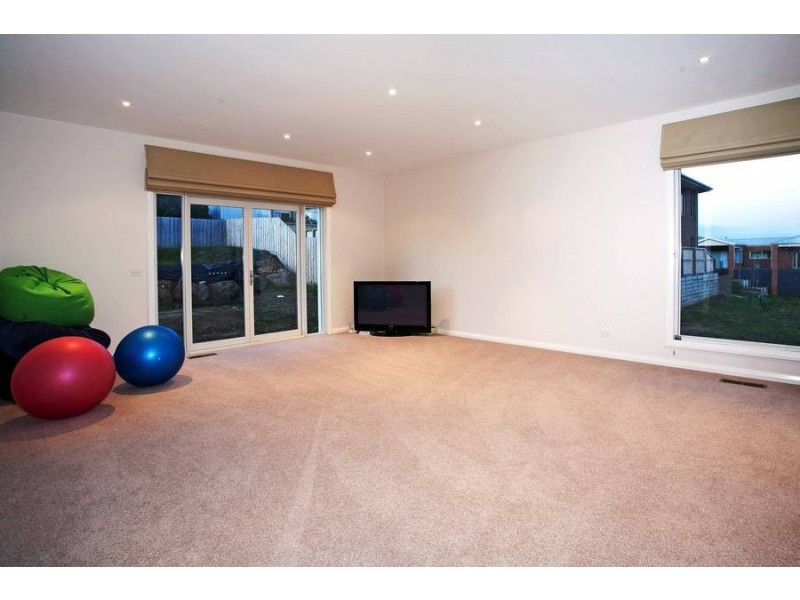 60 Kyeema Avenue, Highton VIC 3216