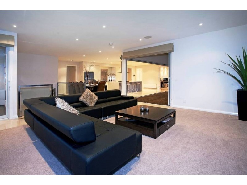 60 Kyeema Avenue, Highton VIC 3216