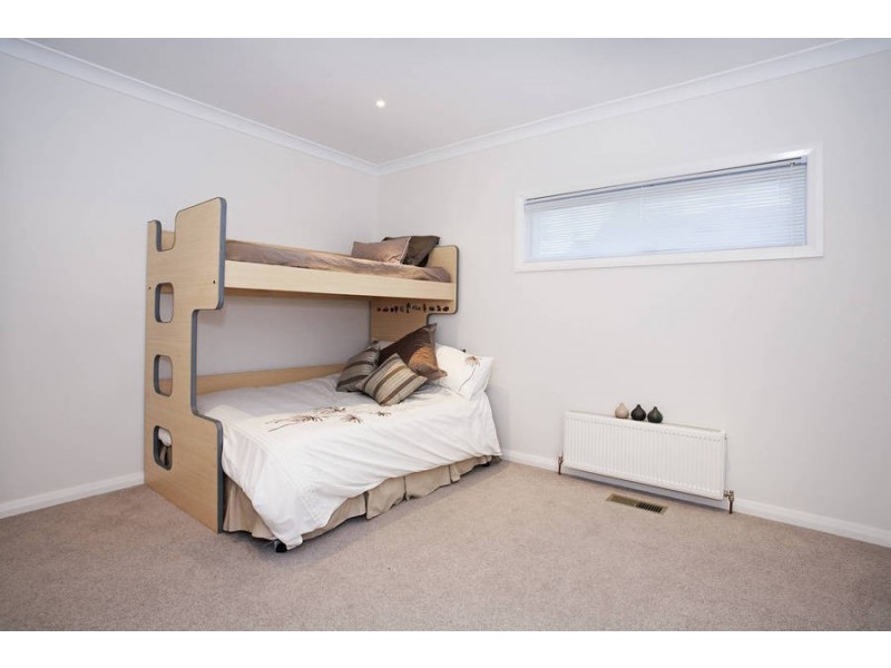 60 Kyeema Avenue, Highton VIC 3216