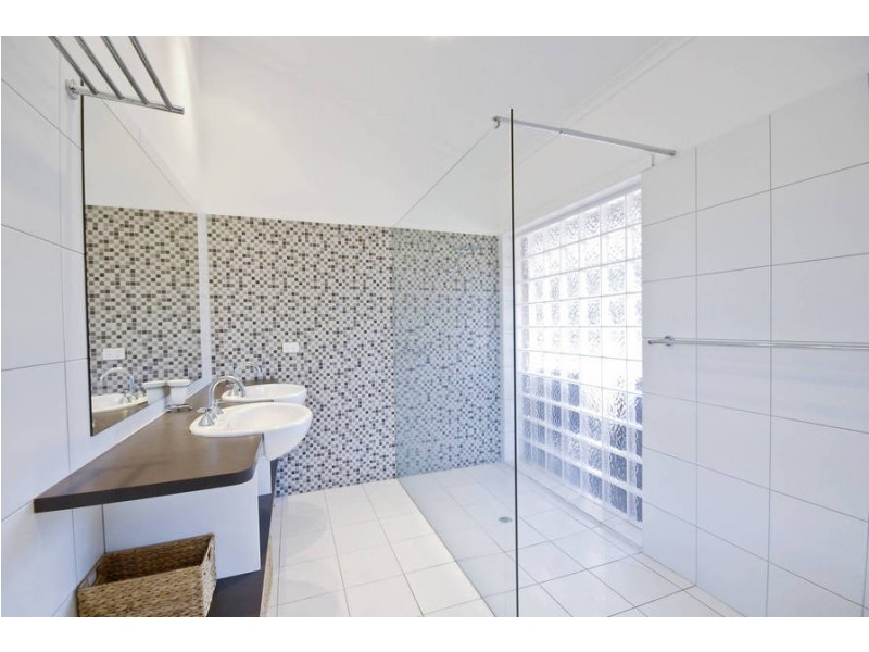 2 McCanns Road, Mount Duneed VIC 3216