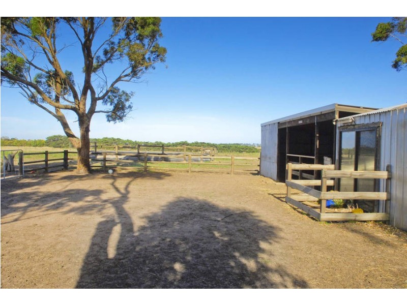 2 McCanns Road, Mount Duneed VIC 3216